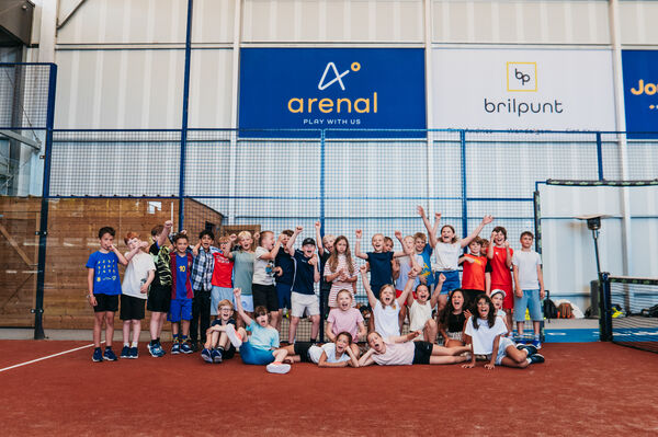 Groep schoolkinderen Arenal Brugge